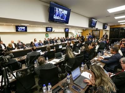 Foto da Notícia: Conselheira federal da OAB-MT participa de grupo para discutir provimento sobre participação de membros do Sistema OAB em eleições